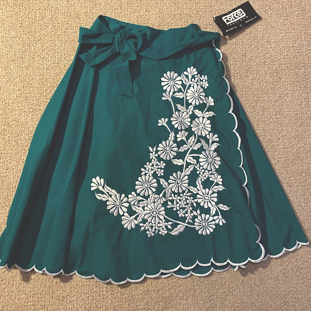 VINTAGE Wrap Skirt - NWT Green w/ White Embroidery